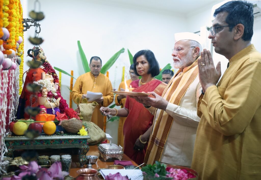 Civil Society Criticises PM Modi’s Visit to CJI Chandrachud’s Residence