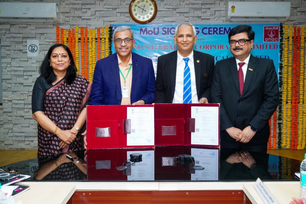 BHEL signs MOU with ONGC for exploring Joint Projects and Collaboration in the area of New and Renewable Energy Business