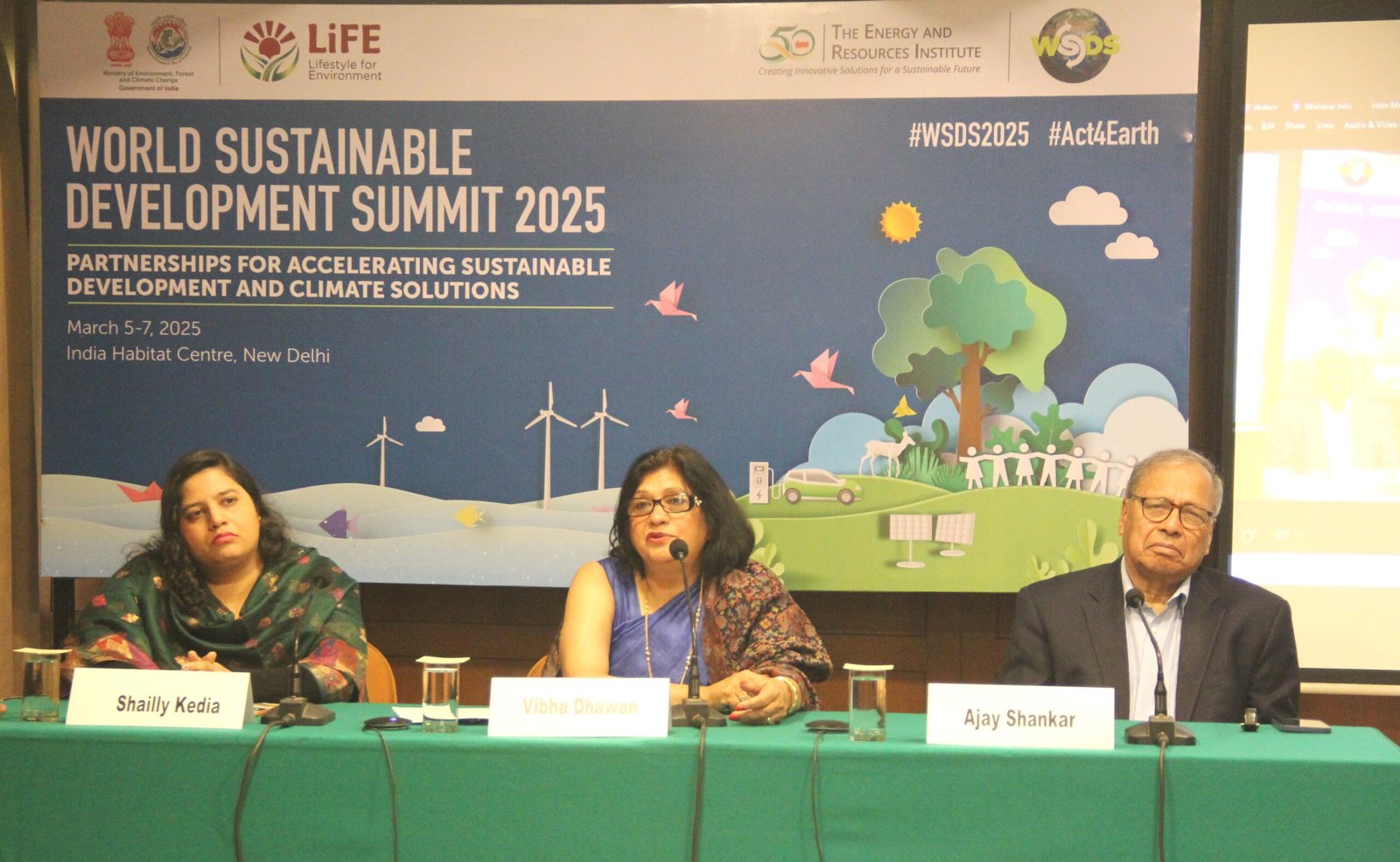 Dr Shailly Kedia, Curator, WSDS and Senior Fellow, TERI; Dr Vibha Dhawan, Director General, TERI; Mr Ajay Shankar, Distinguished Fellow, TERI