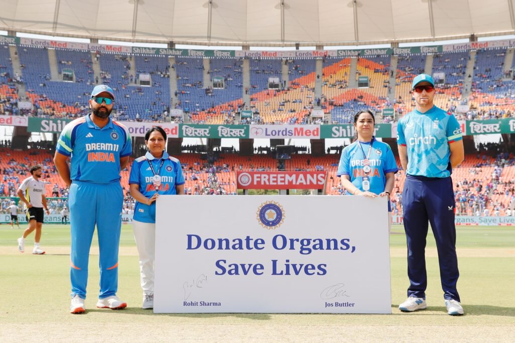 Teams Wear Green Armbands for Organ Donation Awareness