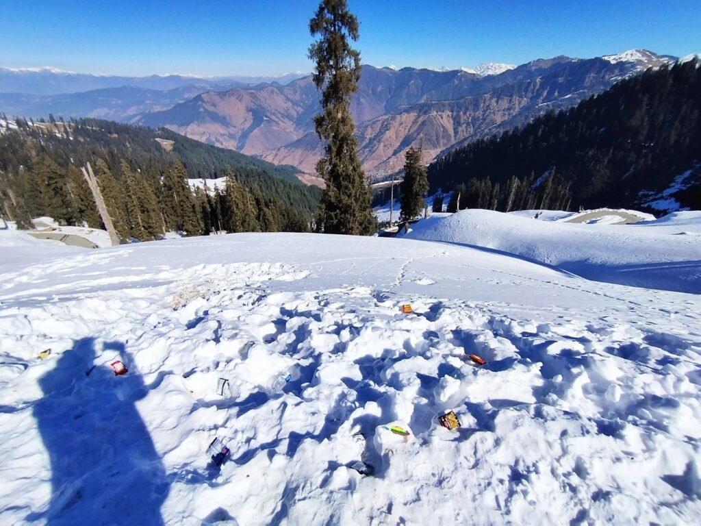 Plastic waste and gutkha stains at Indian hill stations: Responsible tourism in question