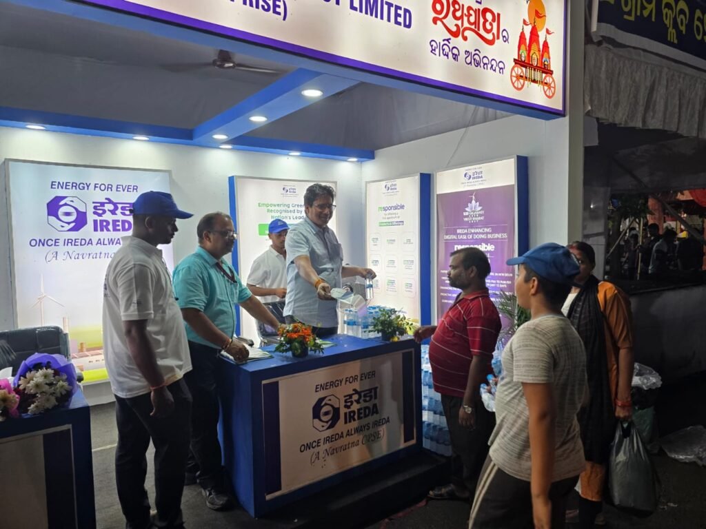 IREDA Offers Bhojan and Jal Seva to Rath Yatra Devotees; CMD Pradip Kumar Das Visits Stall