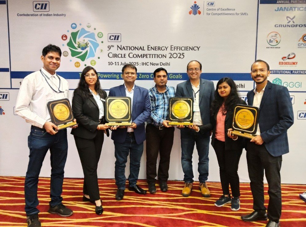 Jindal Stainless’ Jajpur team receiving the award
