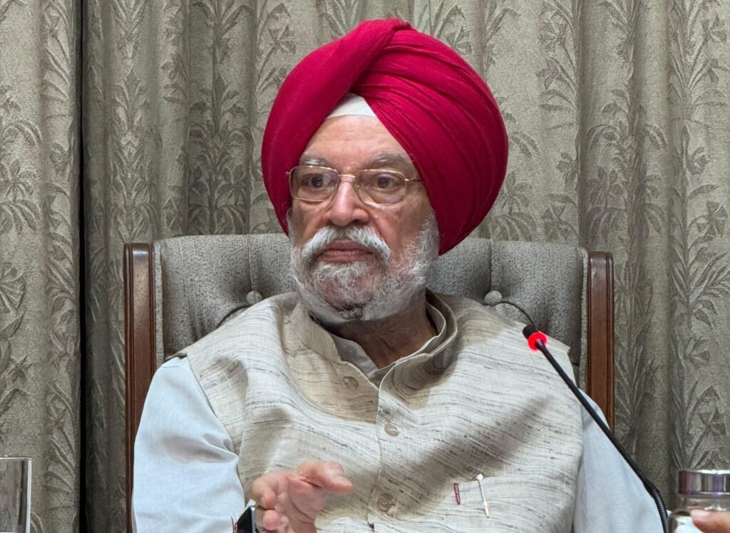 Hardeep Singh Puri Says: ‘100% supply of CNG & PNG to domestic consumers…no reason to panic’