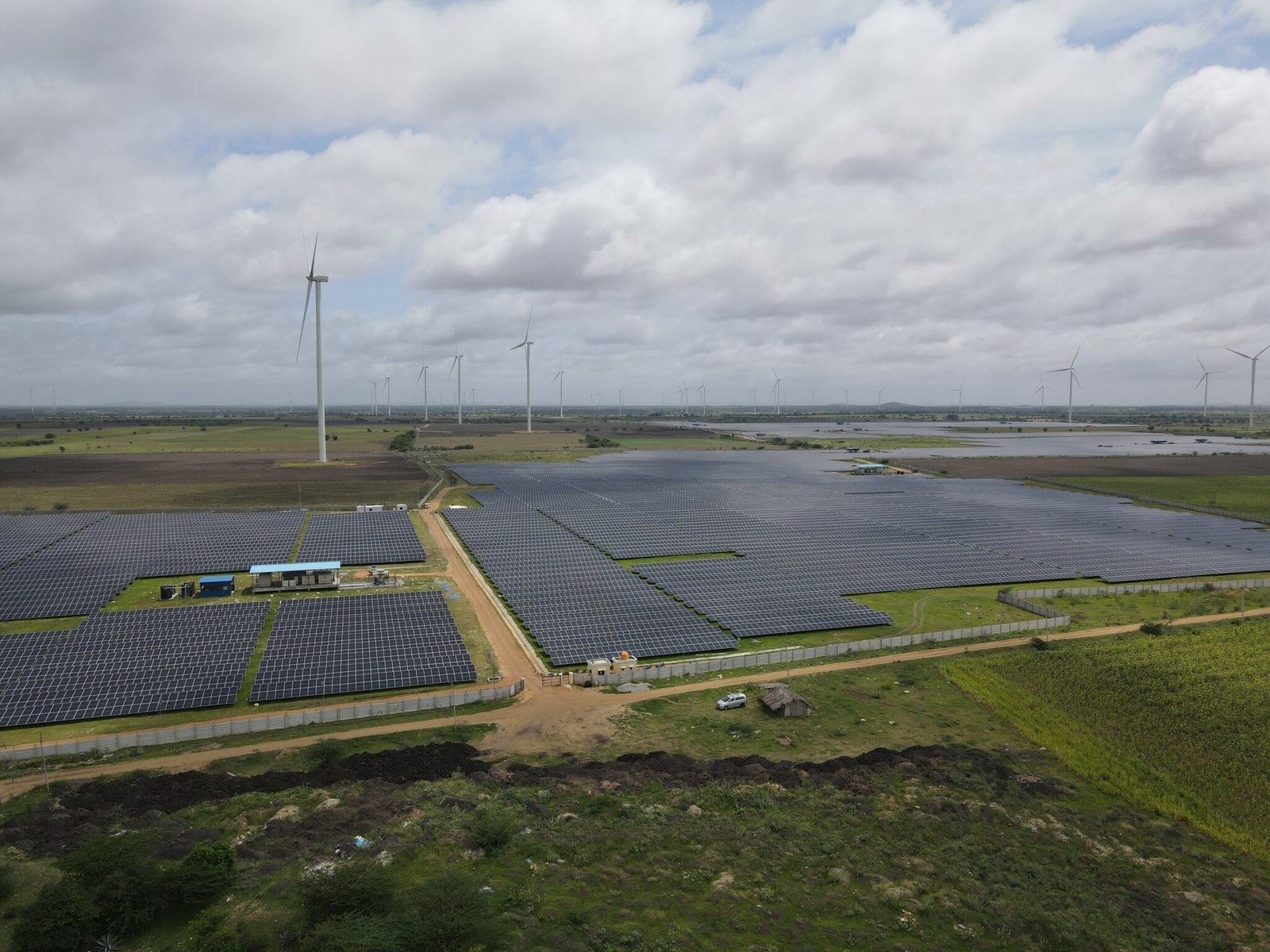 CleanMax To Supply Hybrid Renewable Power To Shell’s LNG Terminal And ...
