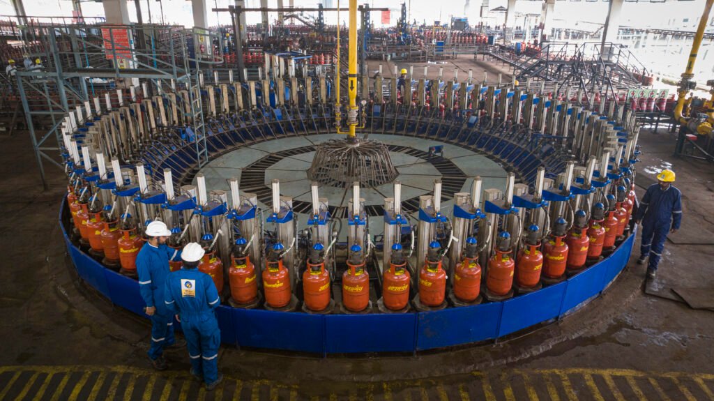 BPCL Takes Disciplinary Action Against LPG Malpractices; 4 Distributors Suspended