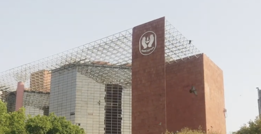LIC Approves 1:1 Bonus Shares for Existing Investors