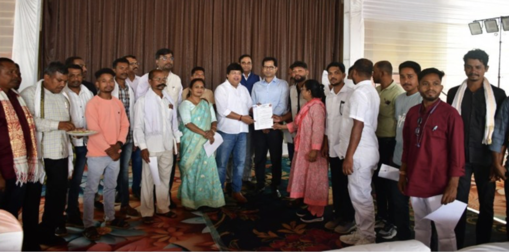 NMDC CMD Amitava Mukherjee Meets Dantewada Panchayat Heads, Promises Action on Water, Electricity and Roads