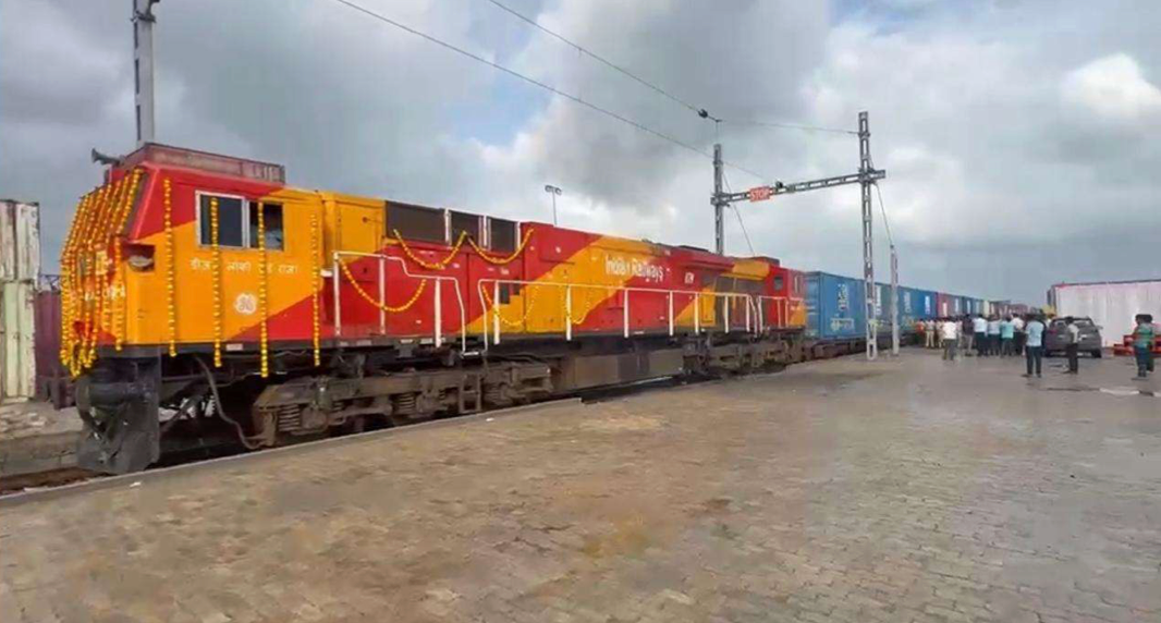 Ashwini Vaishnaw flags off Bulk Tiles Train at Western Carriers’ Gati Shakti Cargo Terminal in Morbi