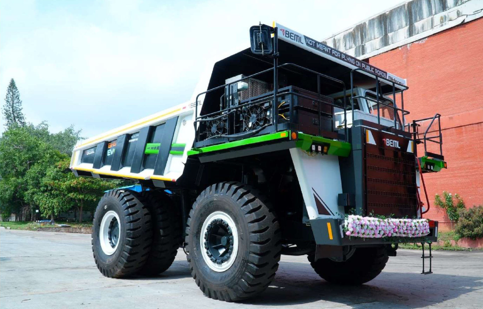 BEML Unveils India’s First Indigenous 60-Ton Electric Dump Truck